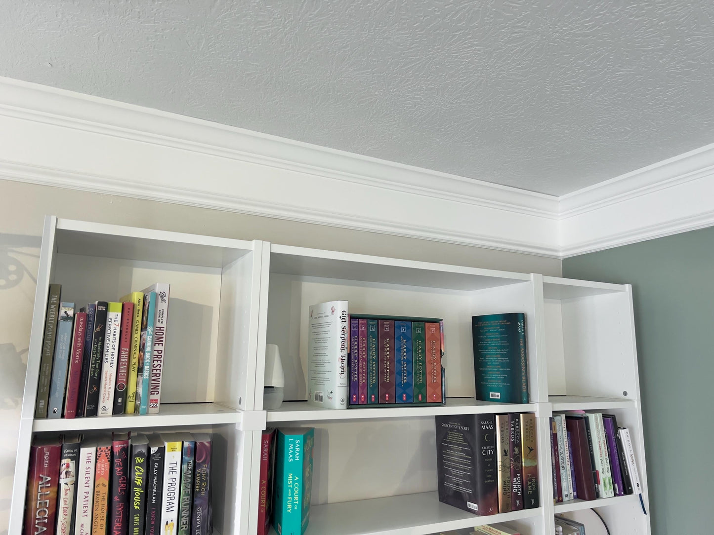Billy Bookshelf Crown Molding Kit | Modular Pack for Any Width Combination of Ikea Billy Shelves | Shelf Aligner | Easy No Glue or Screws