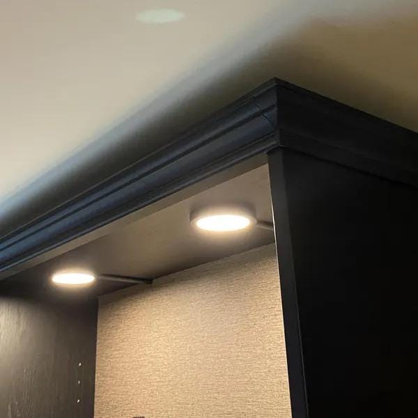 Billy Bookshelf Crown Molding Kit | Modular Pack for Any Width Combination of Ikea Billy Shelves | Shelf Aligner | Easy No Glue or Screws