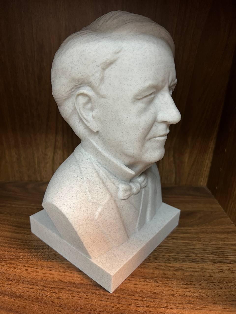 Thomas Edison Bust – 3D Printed Inventor Sculpture | Dry Brush Painted Decor