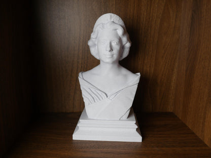 Queen Elizabeth II Bust - Royal History Statue | British Monarch Sculpture Decor