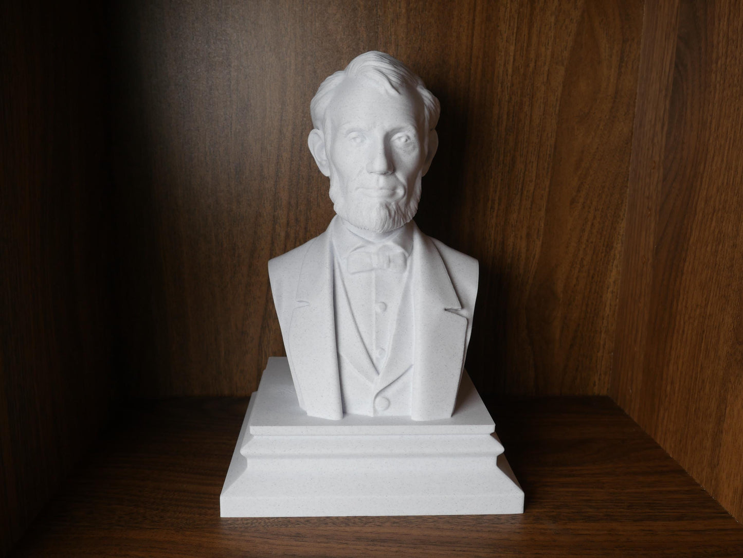 Abraham Lincoln Bust - 16th President Statue | Civil War Leader Sculpture, Educational Decor