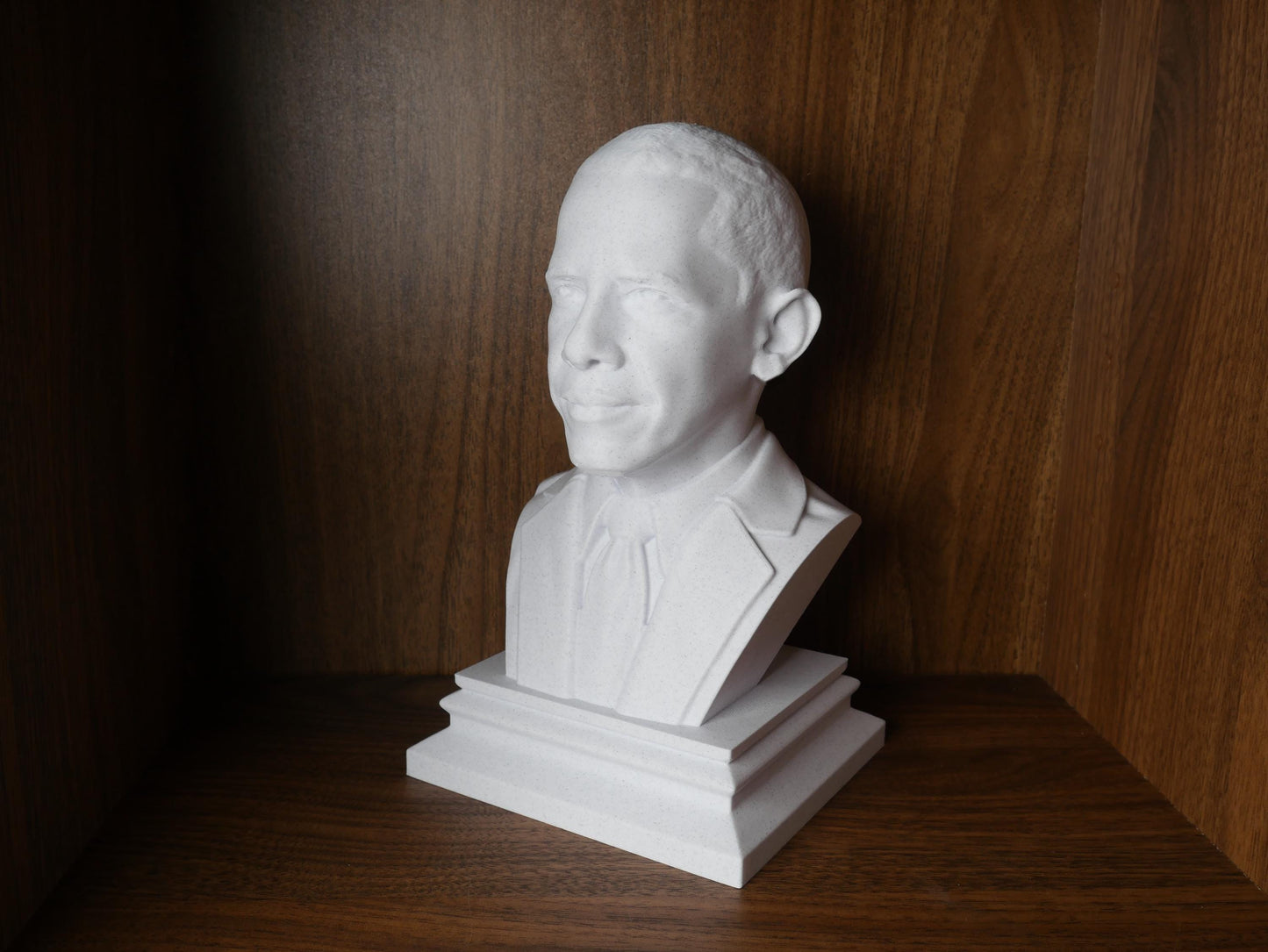 Obama Bust Sculpture – 3D Printed Presidential Statue for Office, Library, Classroom Decor