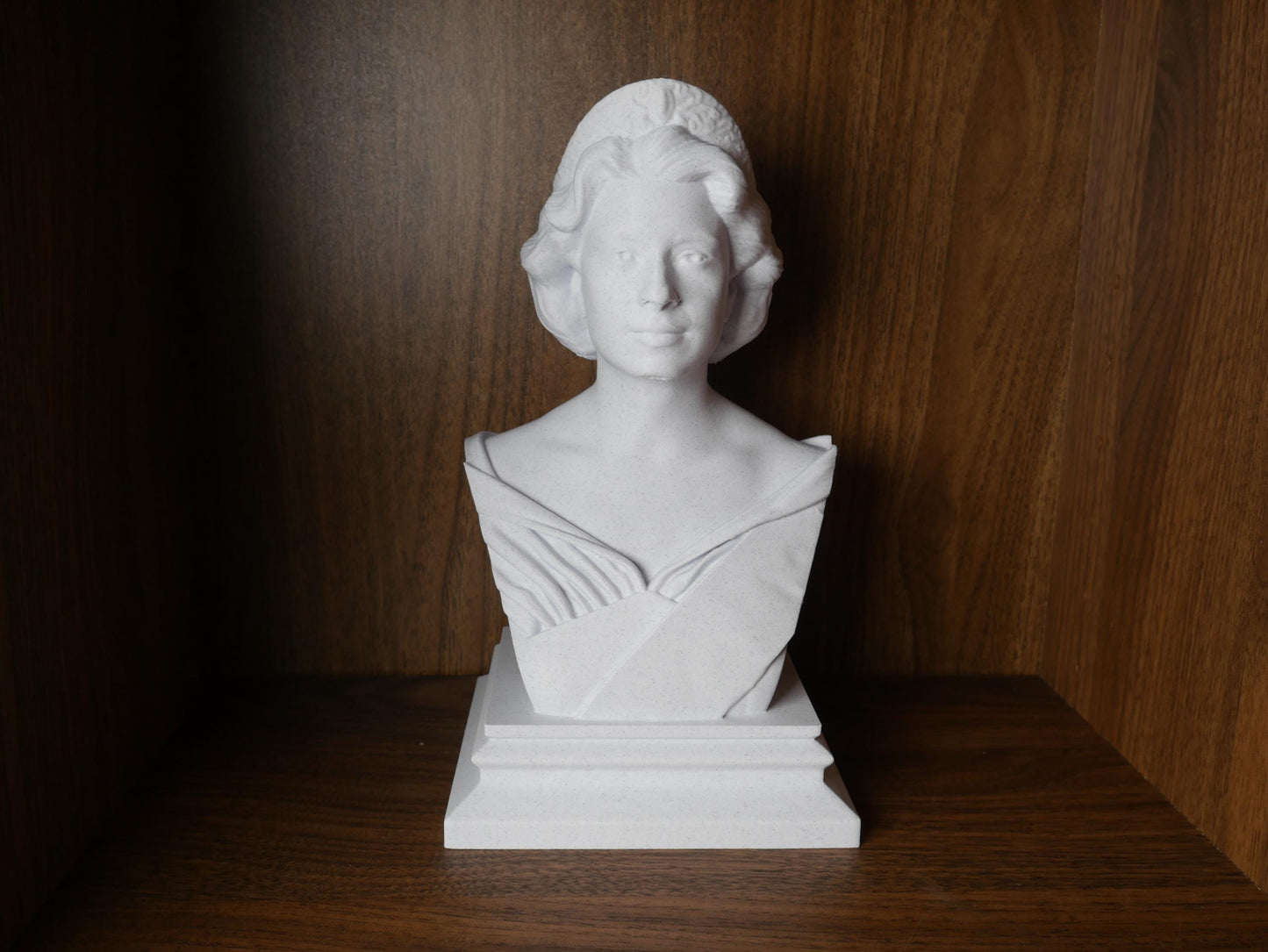 Queen Elizabeth II Bust - Royal History Statue | British Monarch Sculpture Decor