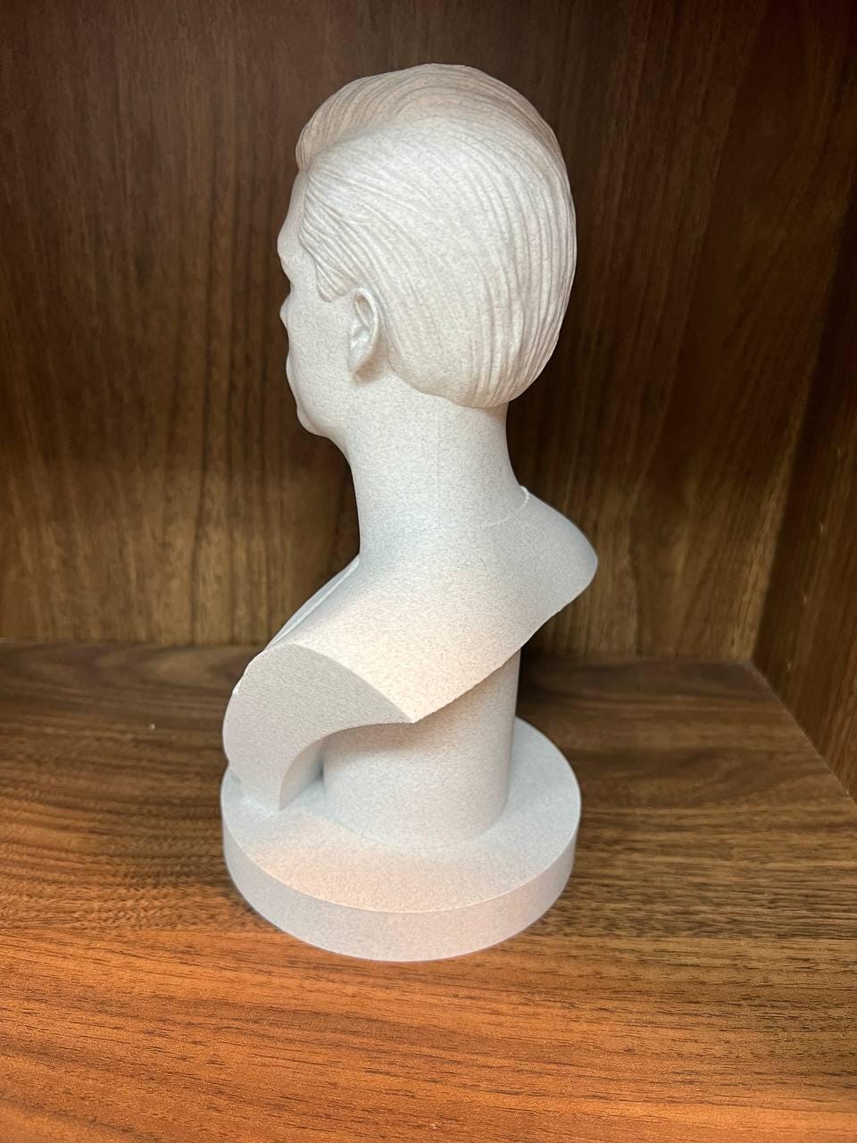 Cristiano Ronaldo Bust – Football Legend Sculpture | Athlete Decor Gift