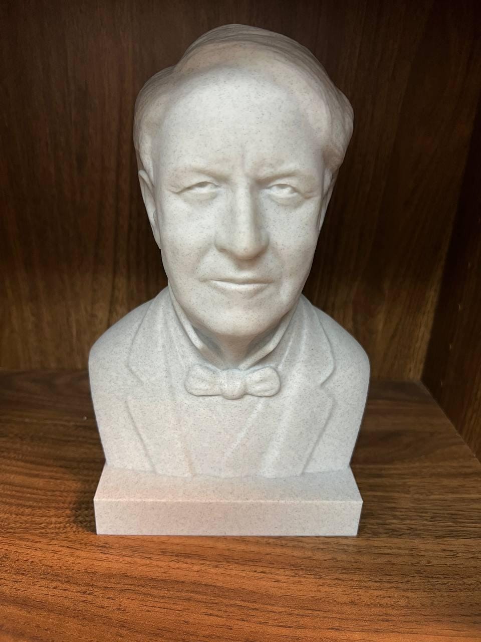 Thomas Edison Bust – 3D Printed Inventor Sculpture | Dry Brush Painted Decor
