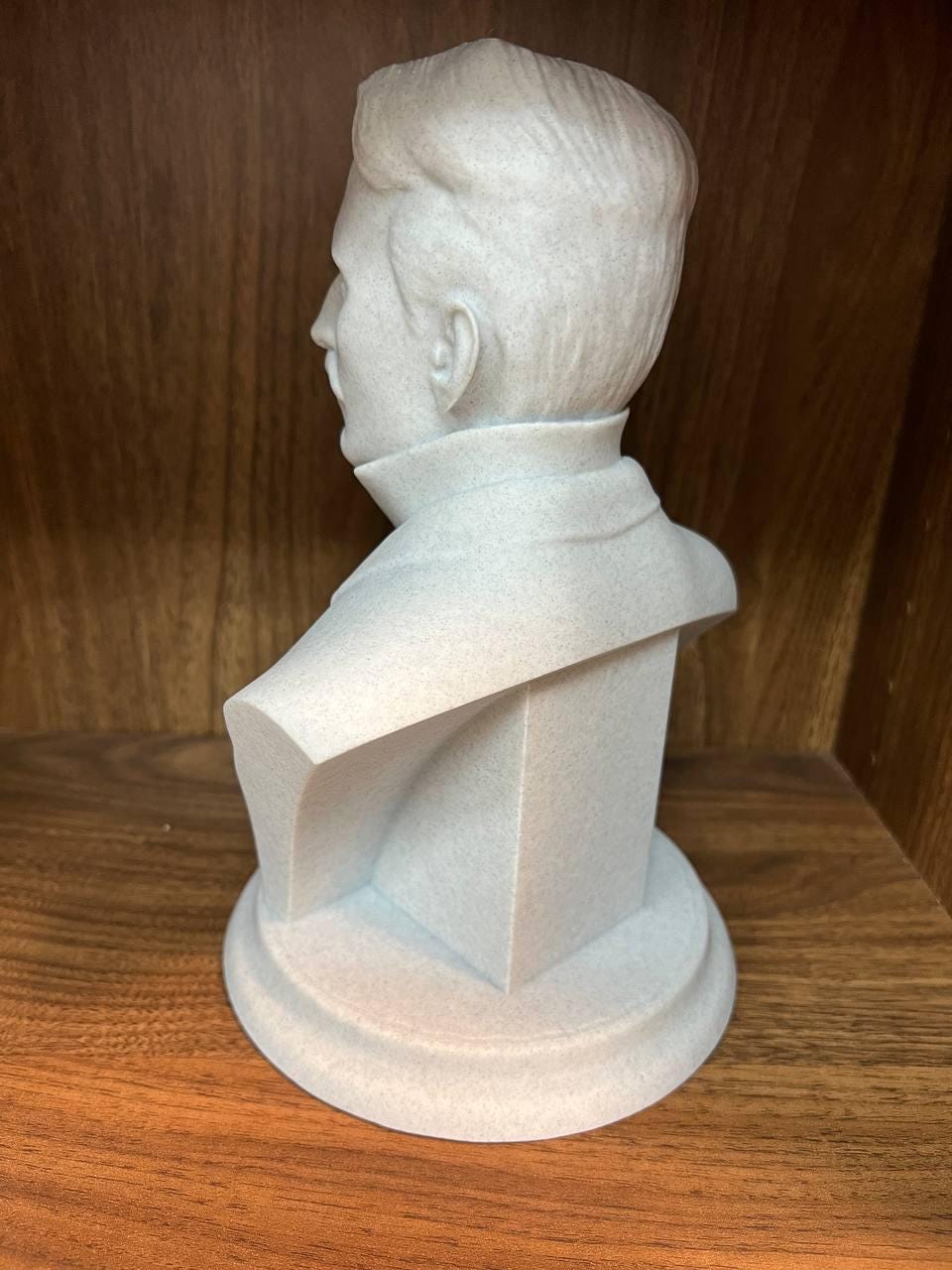 Nikola Tesla Sculpture – Electric Inventor Bust with Dry Brush Finish, Eco Friendly PLA Art