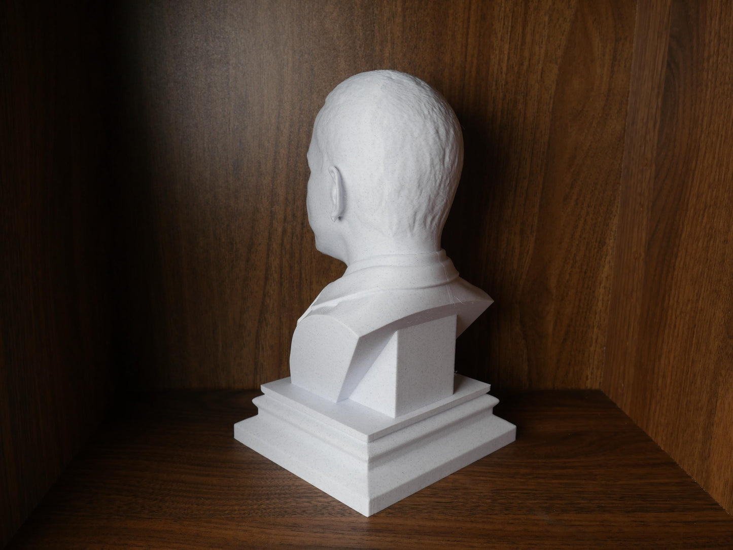Obama Bust Sculpture – 3D Printed Presidential Statue for Office, Library, Classroom Decor